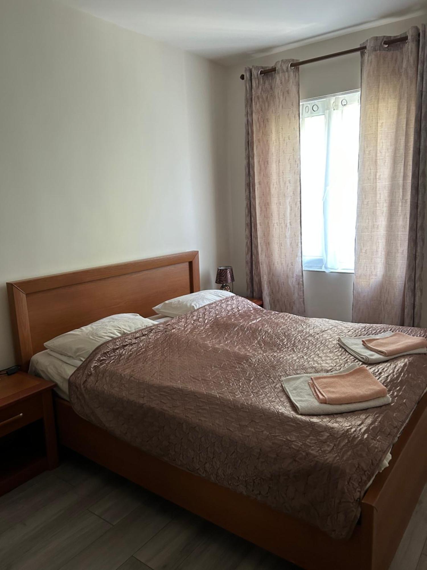 Einstein - For Rent Apartment *