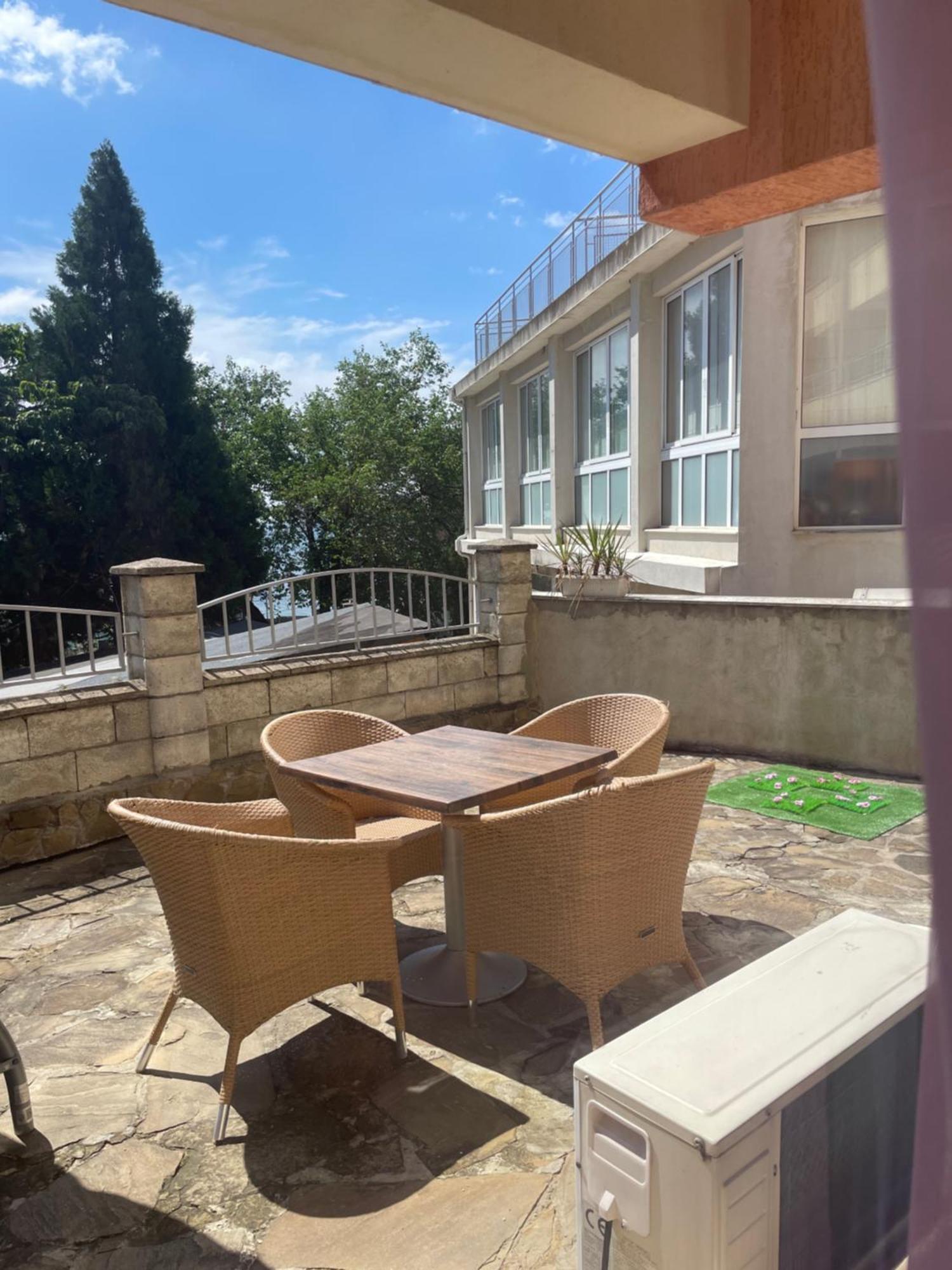 Einstein - For Rent Apartment