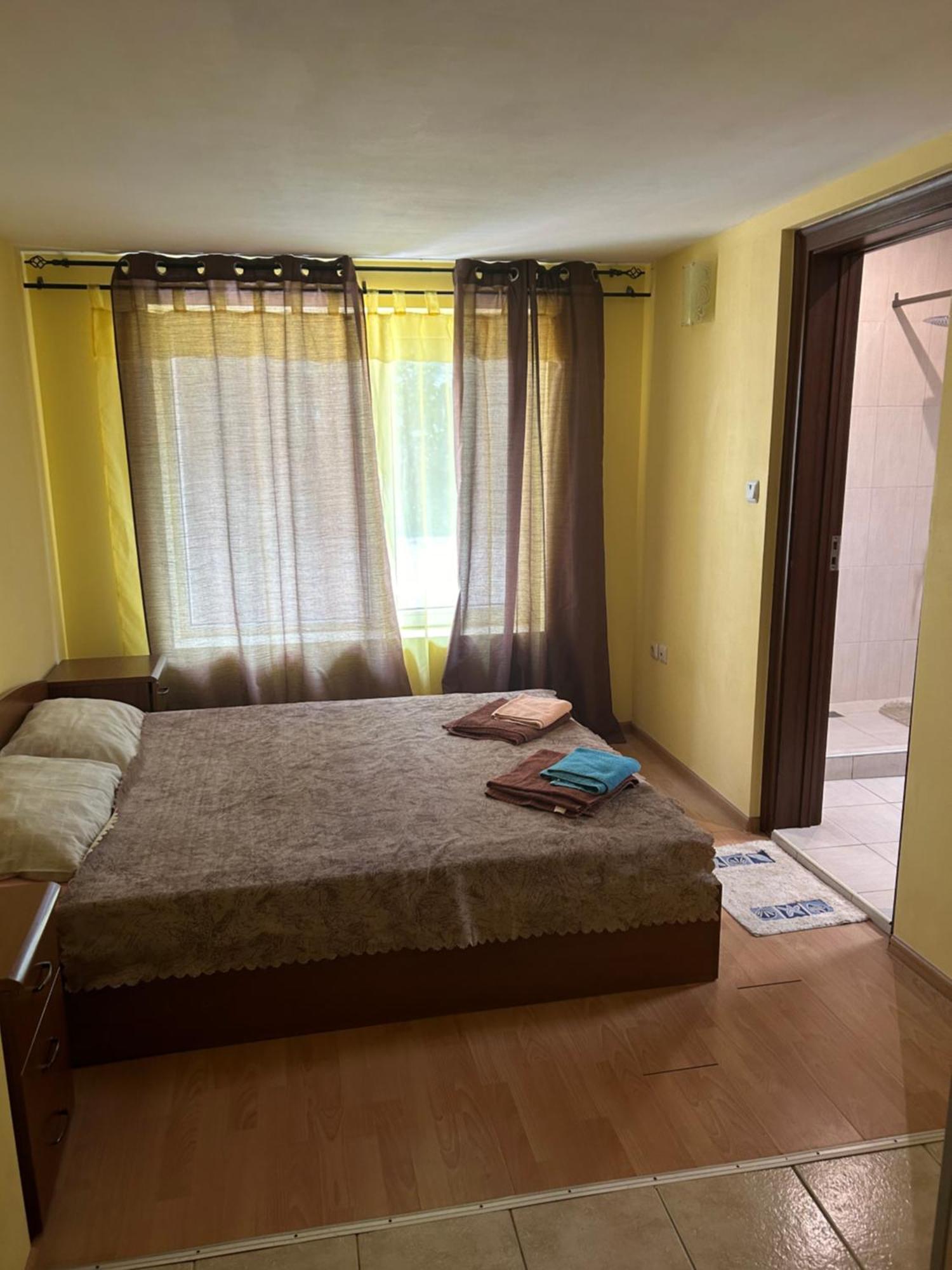 Apartment Einstein - For Rent