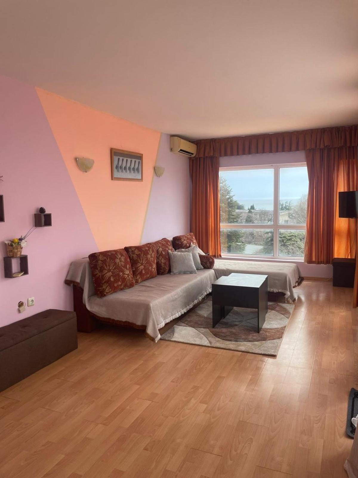 Einstein - For Rent Apartment *
